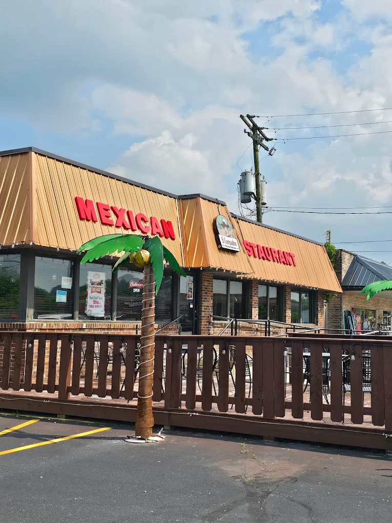 Outside view of the restaurant El Compadre